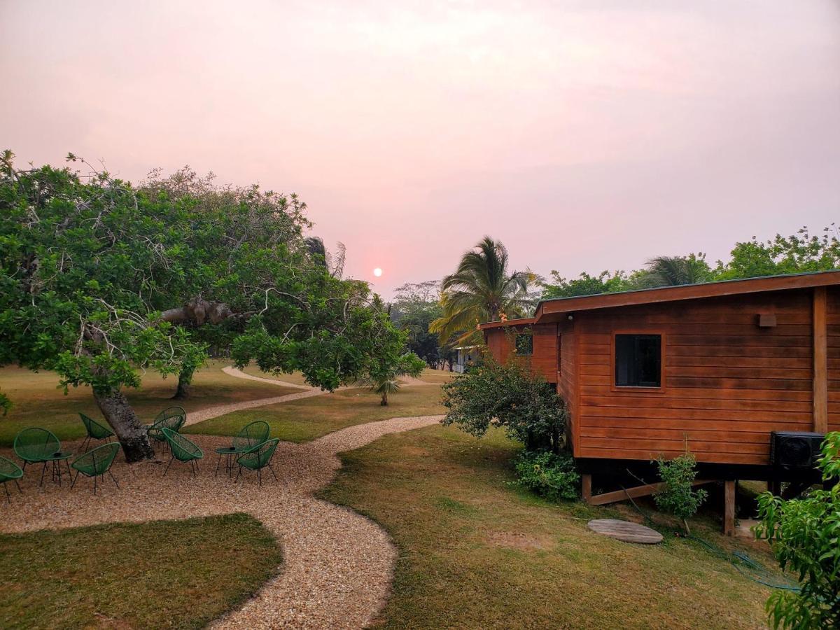 Yumas Riverfront Lodge Сан Игнасио Екстериор снимка